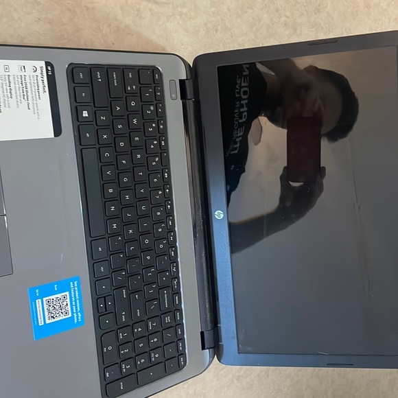 HP laptop. Works great comes with charger. Just been collecting dust!